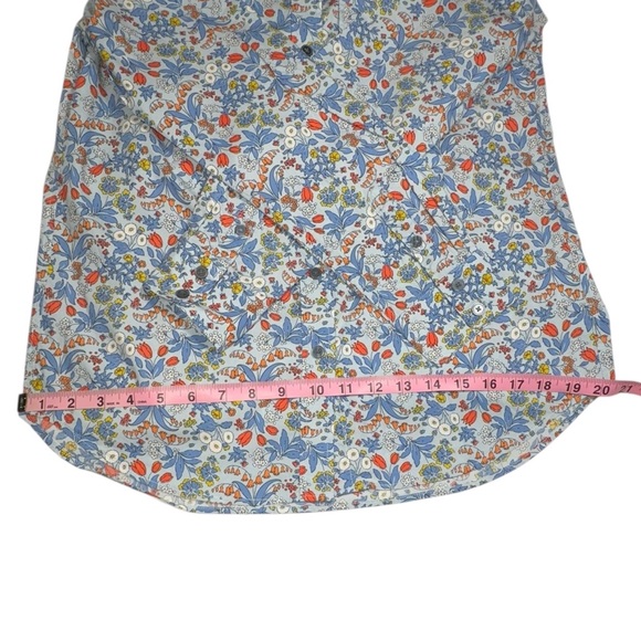 Boden Woman’s Blue Floral Button Down Shirt Size 6R - Picture 8 of 16